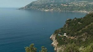 Visit the picturesque landscape of Amalfi Coast and know about its town of Almafi